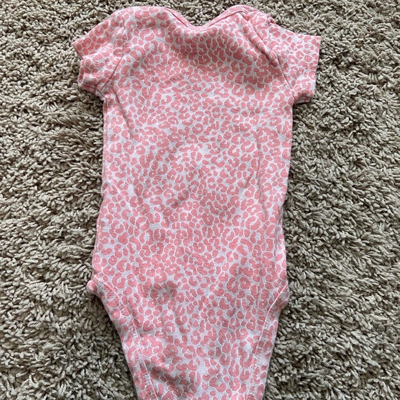 Carter’s Set of 3 Short Sleeved Onesies - Picture 3 of 7